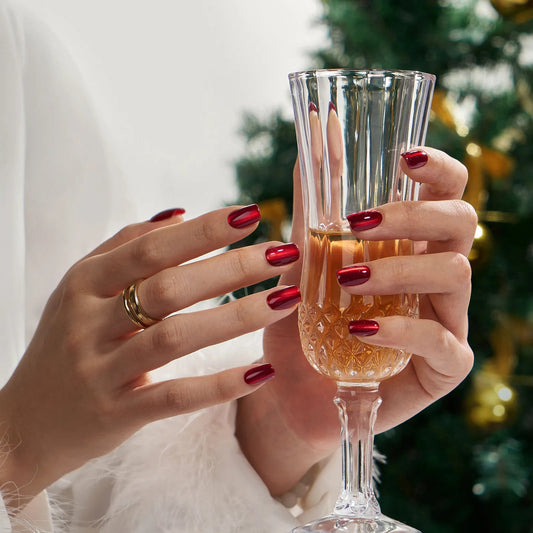 Holiday Nails Guide 2025: Zo kies je de perfecte press-on look voor élk feestmoment