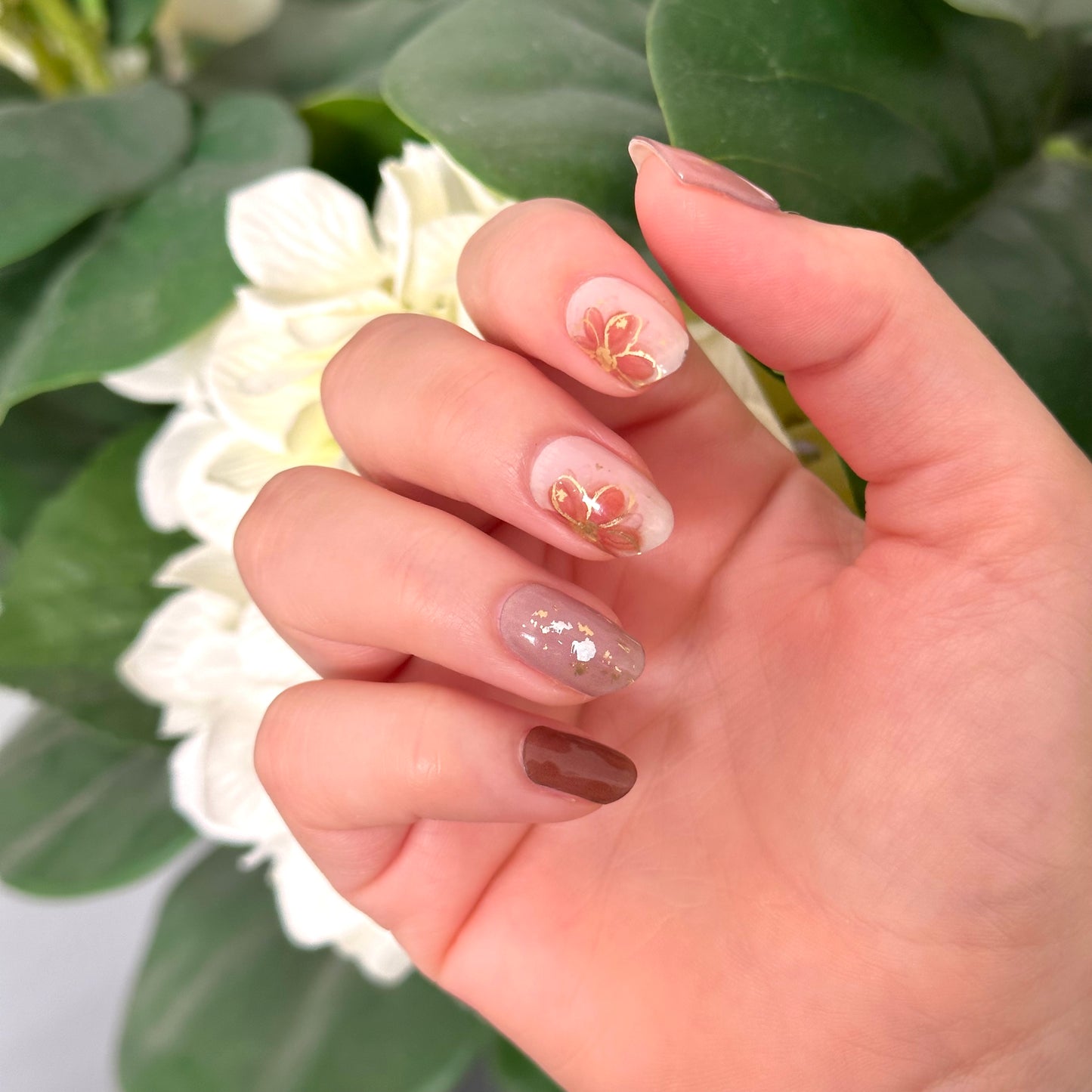 Mocha Flower Gel Nail Stickers