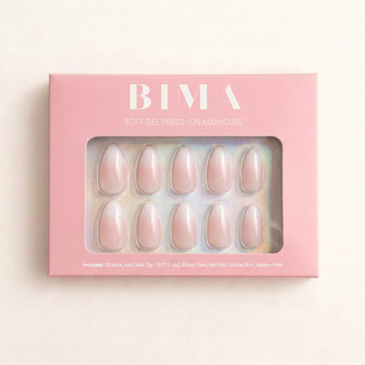 packshot van de babyboom almond press-on nagels van bima nails