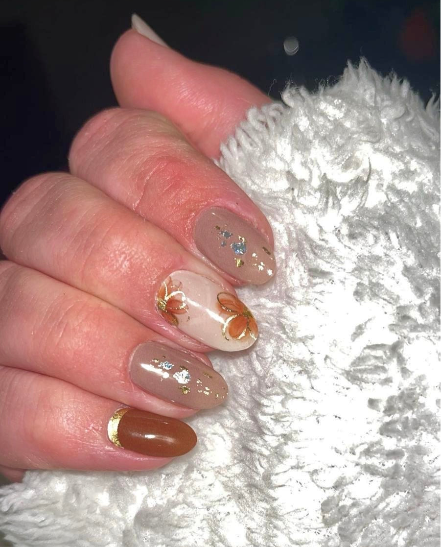 Mocha Flower Gel Nail Stickers