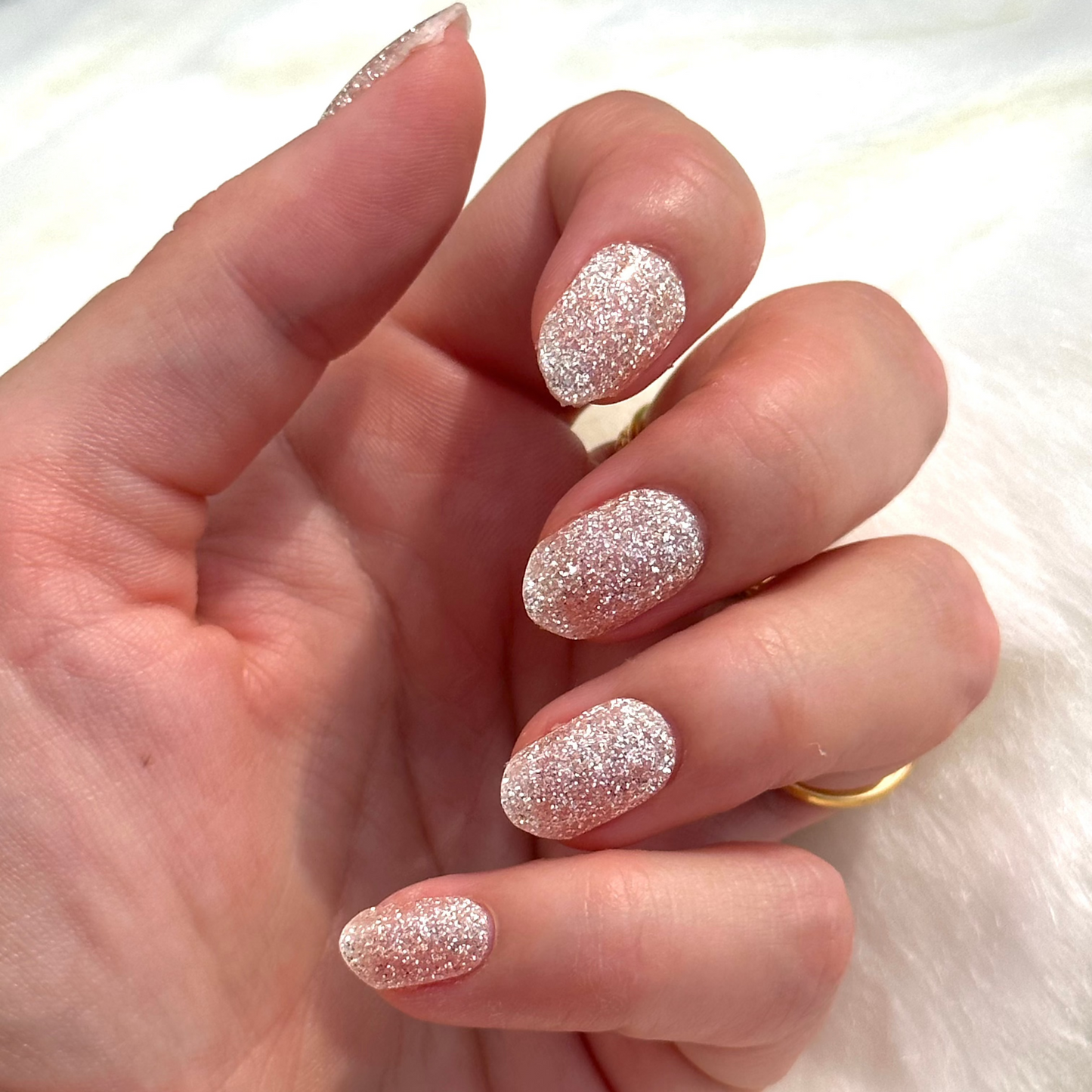 Nude gel nagelstickers met glitters 