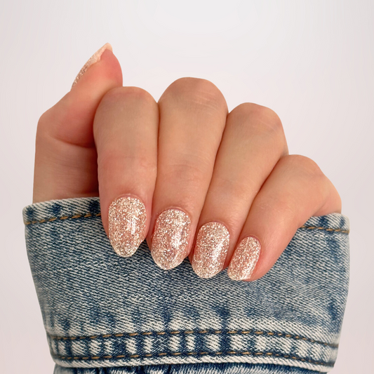 Nude gel nagelstickers met glitters 