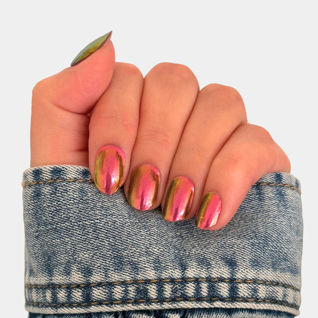Roze holografische gellakstickers met groenige kleurverschuiving en chrome finish 