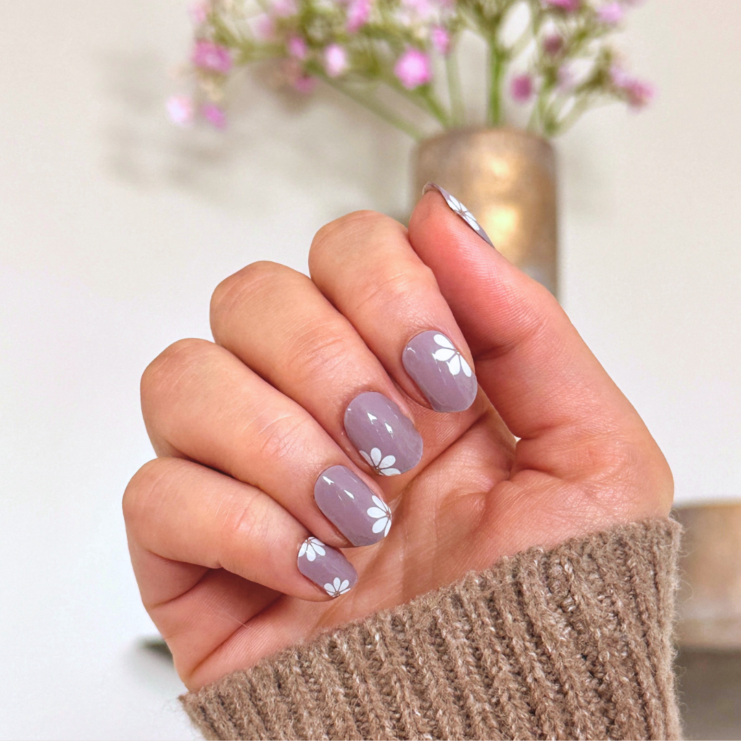 bloemen nail art gellakstickers close up
