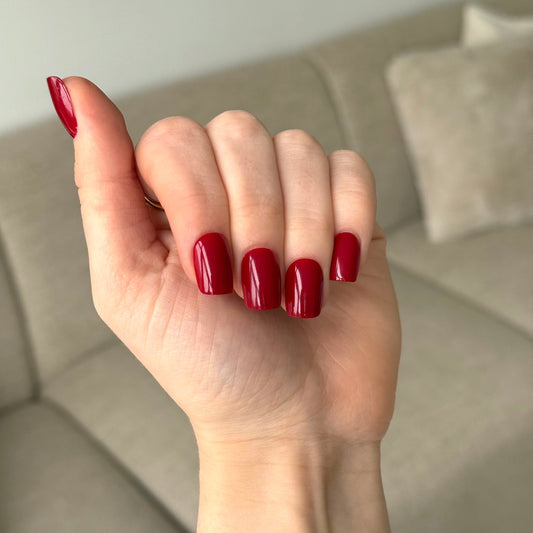 Klassiek rode plaknagels in square vorm van BIMA Nails