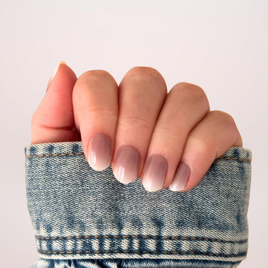 Ombre van bruin naar witte gel nagel stickers van BIMA Nails