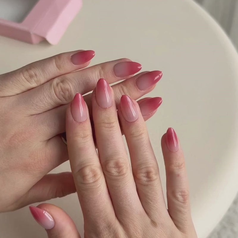 ombre van licht rood naar basic nude kleur press-ons