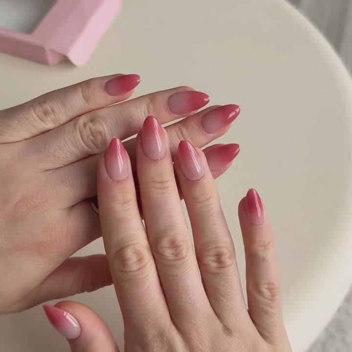 ombre van licht rood naar basic nude kleur press-ons